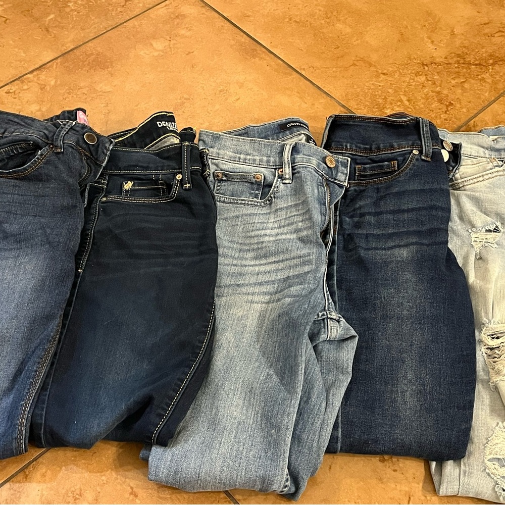 Juniors’ Jeans